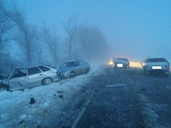 Из-за непогоды на Ставрополье в массовой аварии столкнулись пять автомобилей
